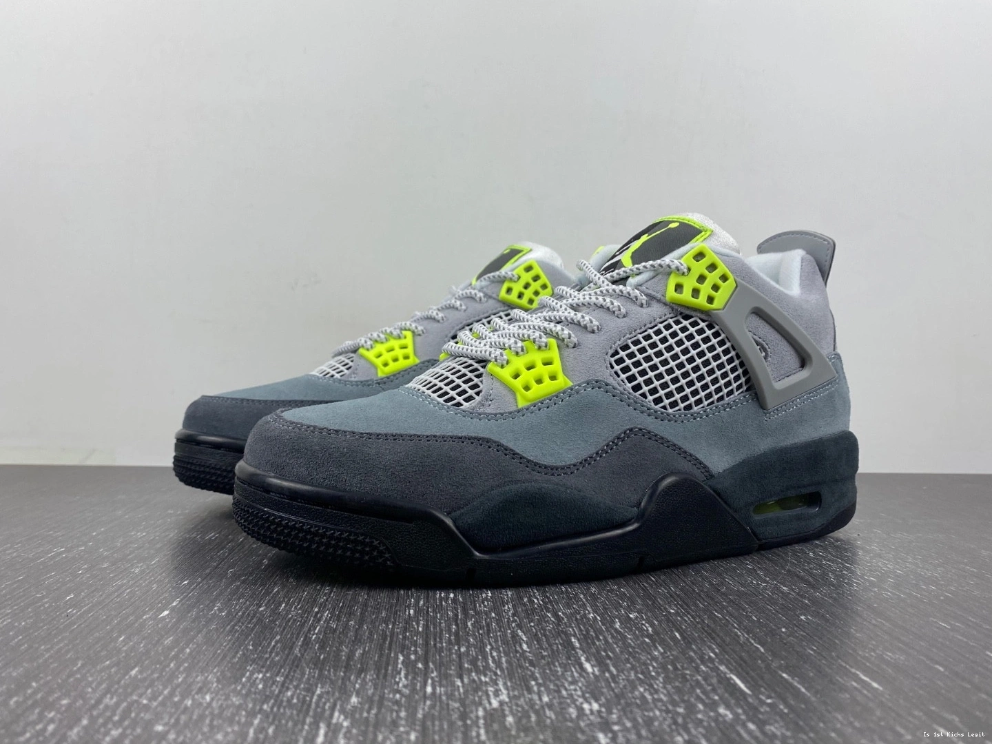 CT5342-007 Air 4 “Neon” Jordan SE 1105